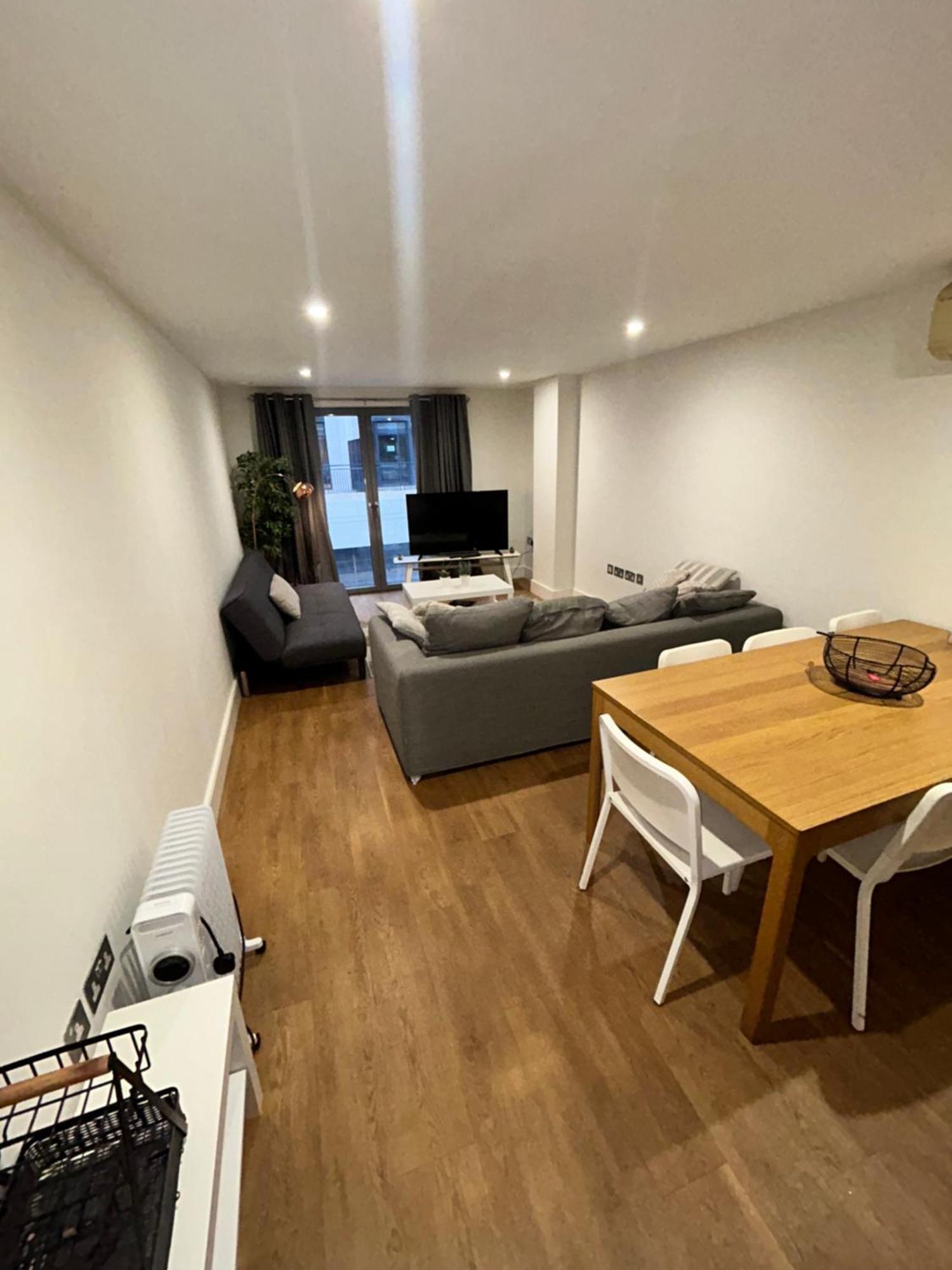 Bright And Modern 3 Bed Hyde Park Appartement