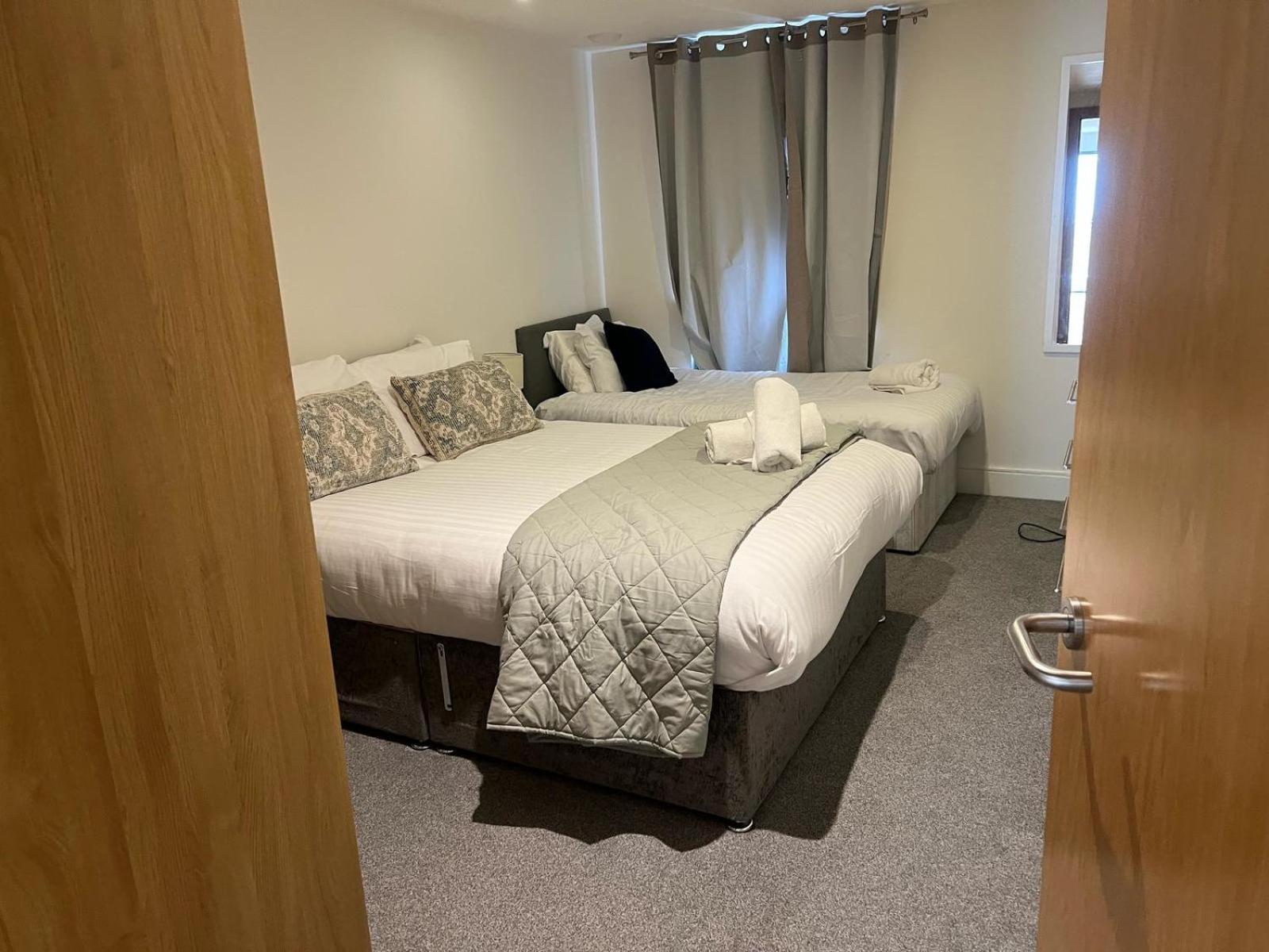 Bright And Modern 3 Bed Hyde Park Appartement